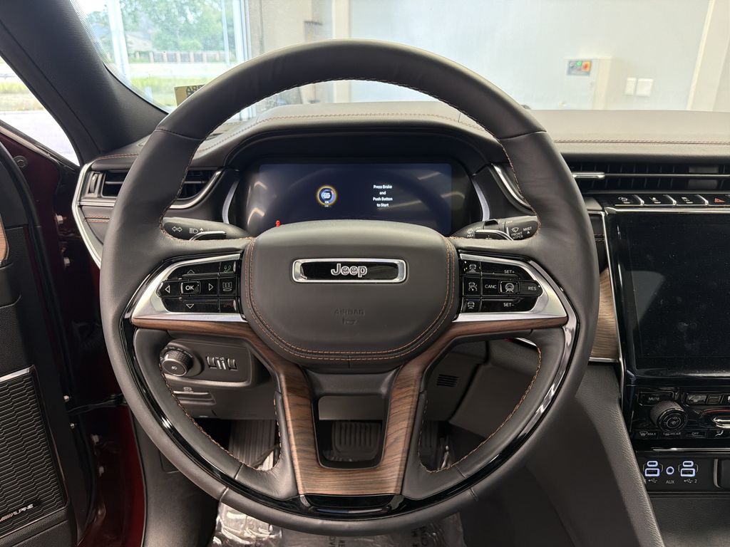 Thumbnail: 2025 Jeep Grand Cherokee - 9