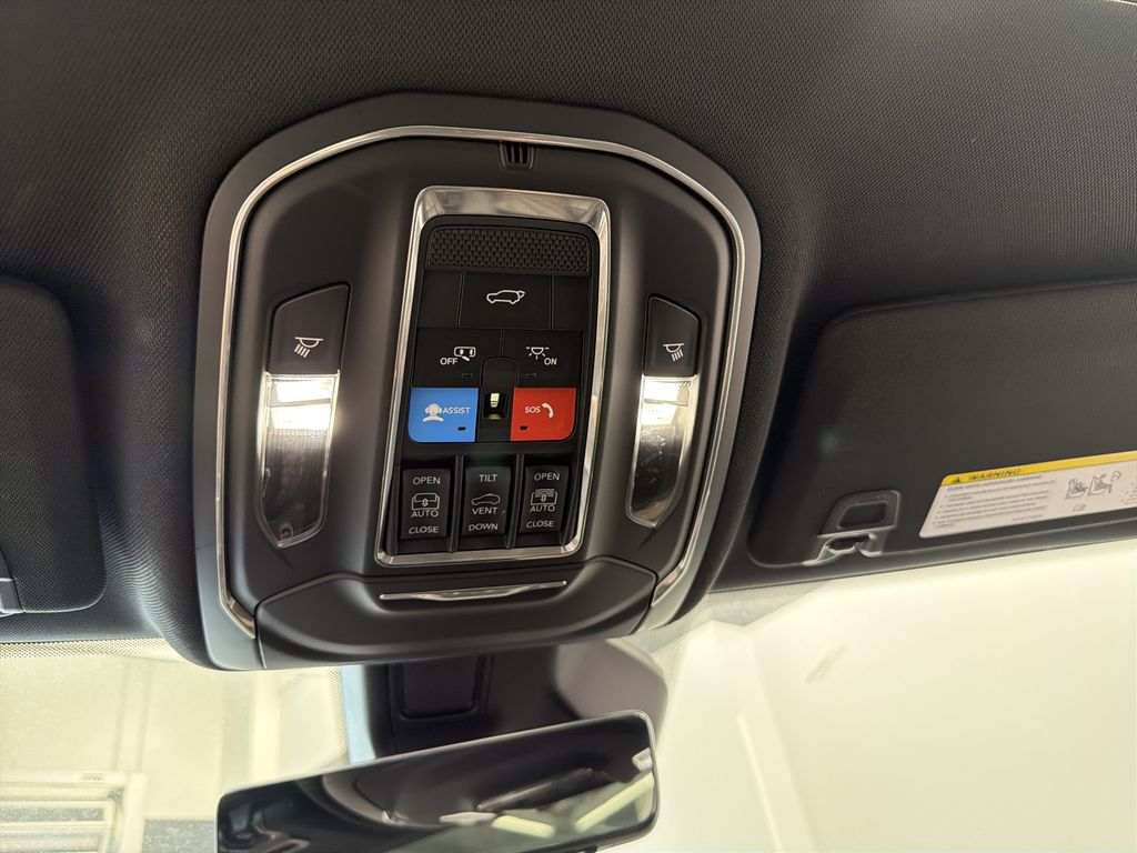Thumbnail: 2025 Jeep Grand Cherokee - 31