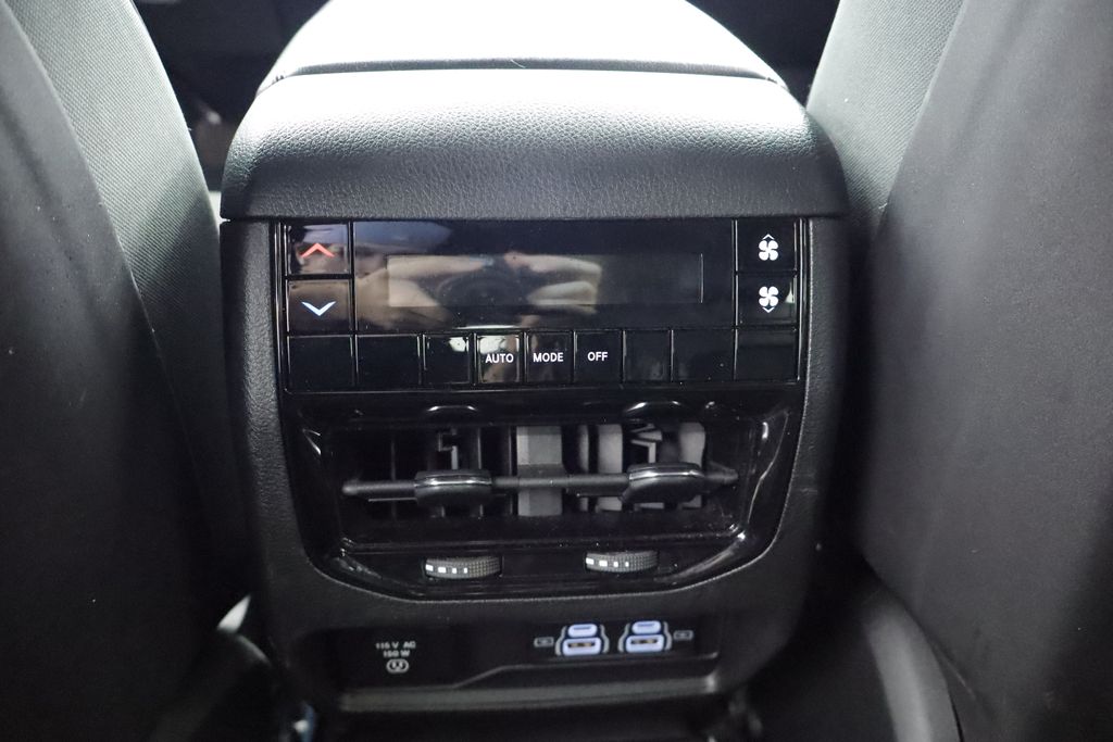 Thumbnail: 2021 Jeep Grand Cherokee L - 23