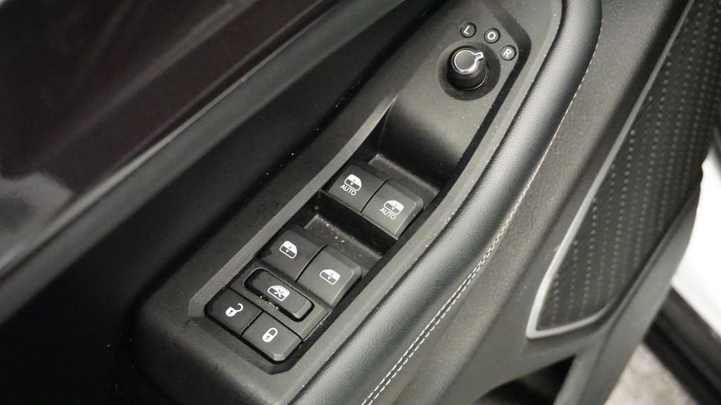 Thumbnail: 2022 Jeep Grand Cherokee L - 25