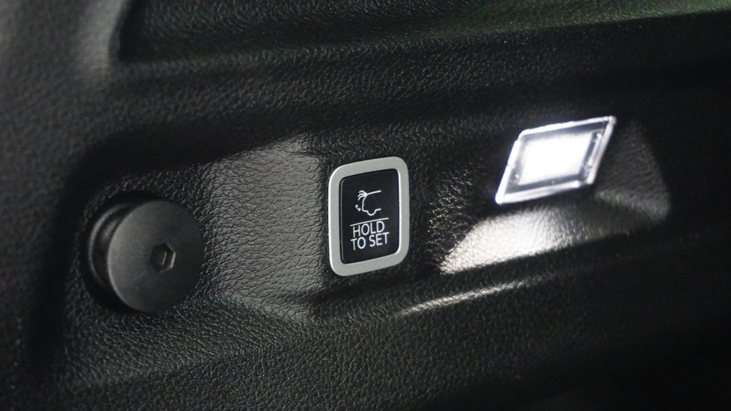 Thumbnail: 2022 Jeep Grand Cherokee L - 22