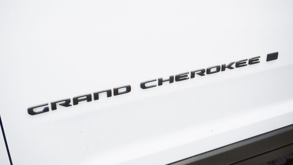 Thumbnail: 2022 Jeep Grand Cherokee L - 7