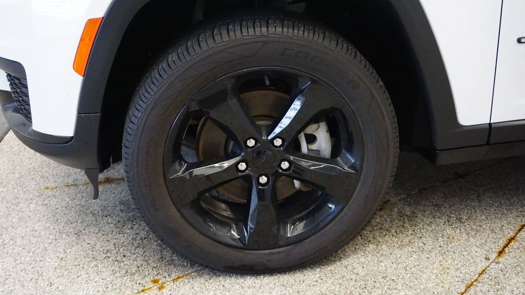 Thumbnail: 2022 Jeep Grand Cherokee L - 8