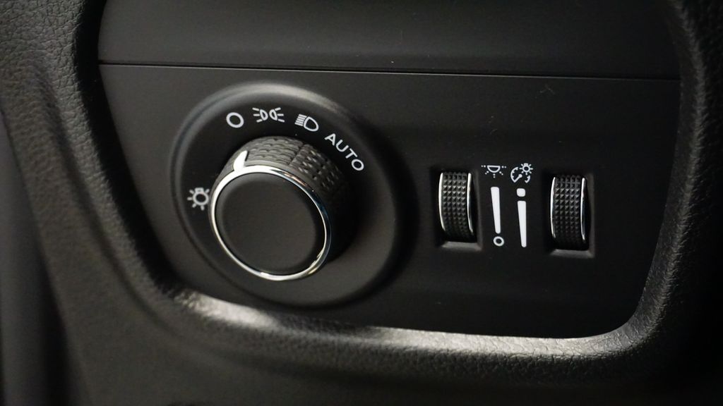 Thumbnail: 2022 Jeep Grand Cherokee L - 26