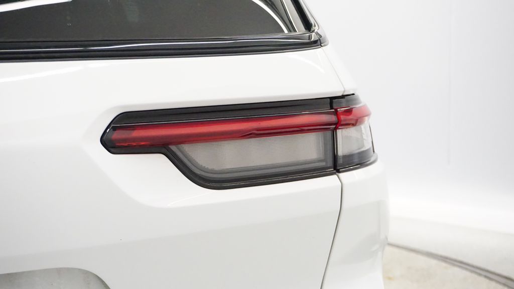 Thumbnail: 2022 Jeep Grand Cherokee L - 21