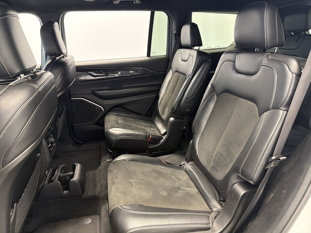 Thumbnail: 2022 Jeep Grand Cherokee L - 24