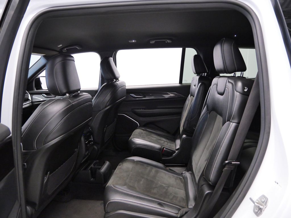 Thumbnail: 2022 Jeep Grand Cherokee L - 11