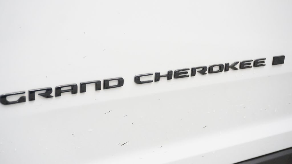 Thumbnail: 2023 Jeep Grand Cherokee L - 7