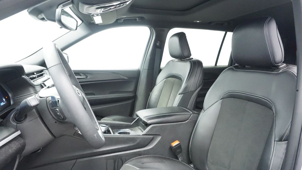 Thumbnail: 2023 Jeep Grand Cherokee L - 10