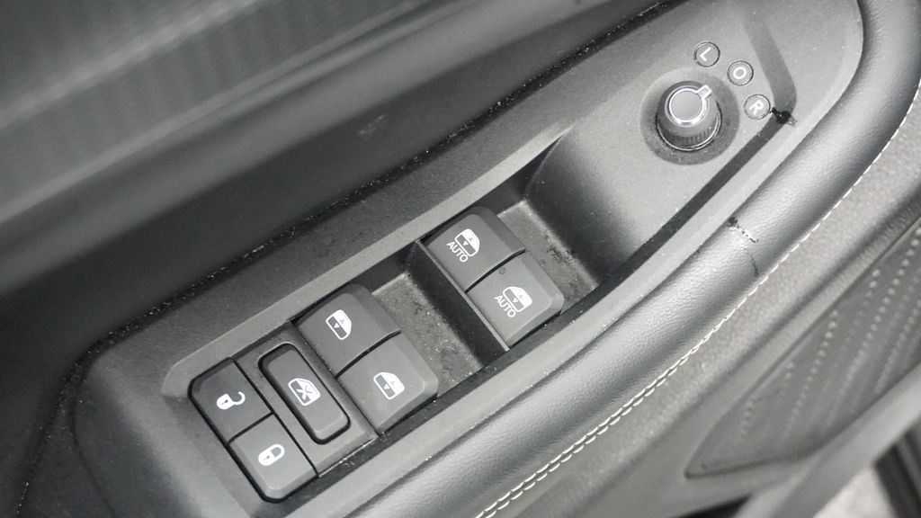 Thumbnail: 2023 Jeep Grand Cherokee L - 29