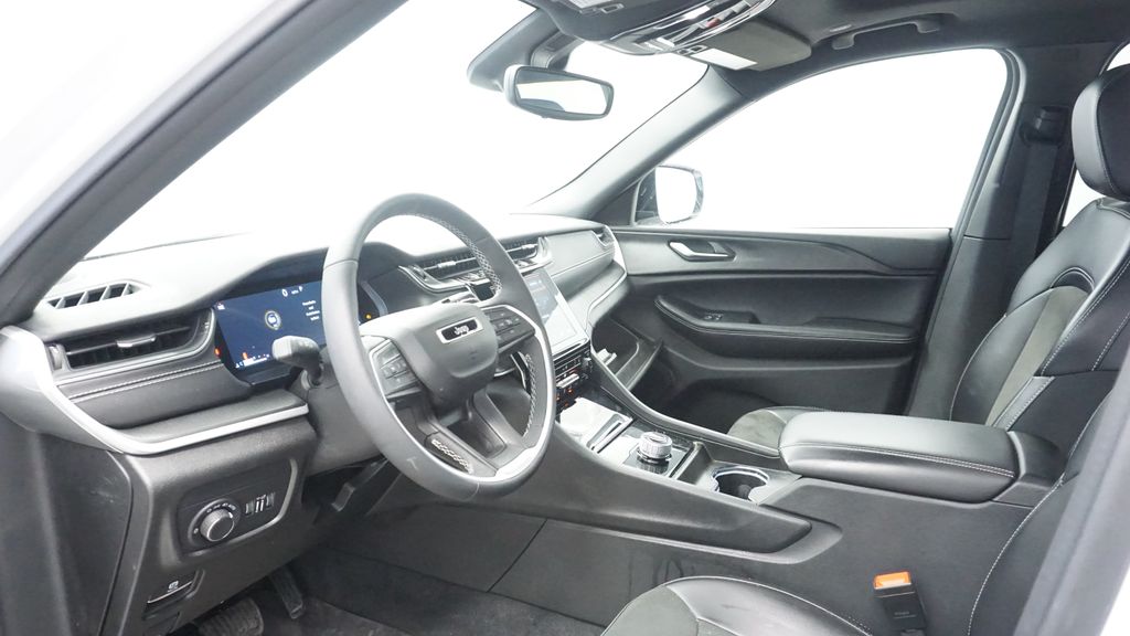 Thumbnail: 2023 Jeep Grand Cherokee L - 12