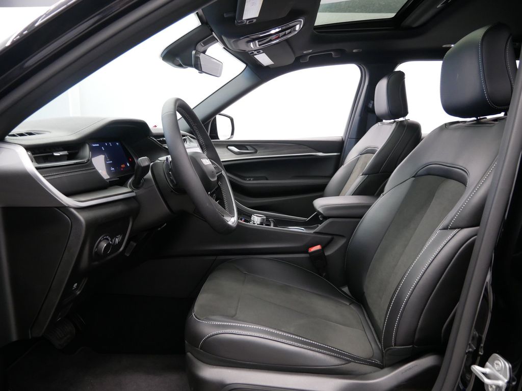 Thumbnail: 2026 Jeep Grand Cherokee L - 9