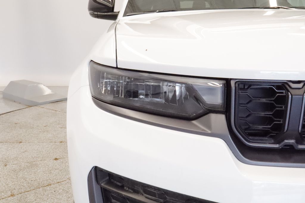 Thumbnail: 2026 Jeep Grand Cherokee L - 14