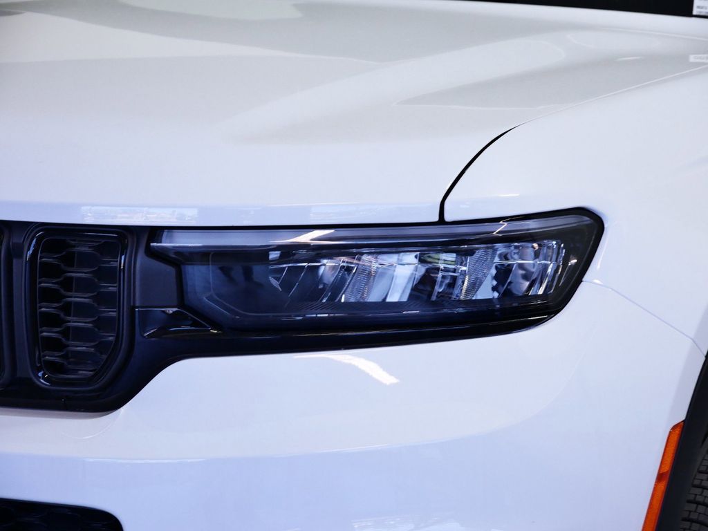 Thumbnail: 2025 Jeep Grand Cherokee L - 24