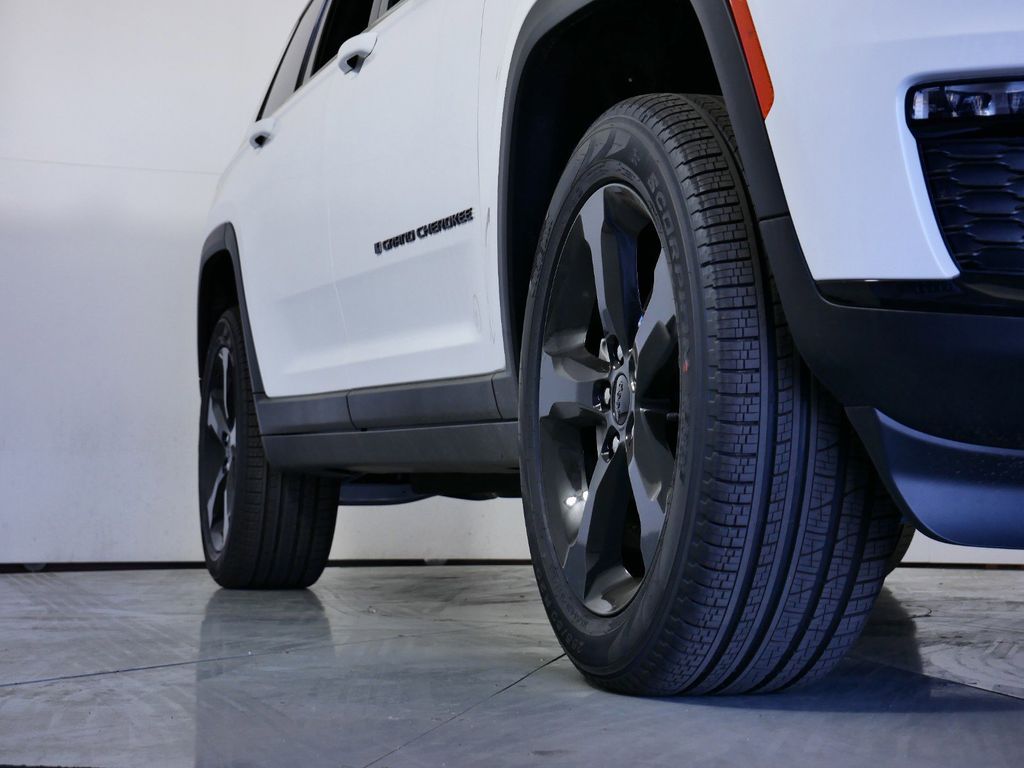 Thumbnail: 2025 Jeep Grand Cherokee L - 11