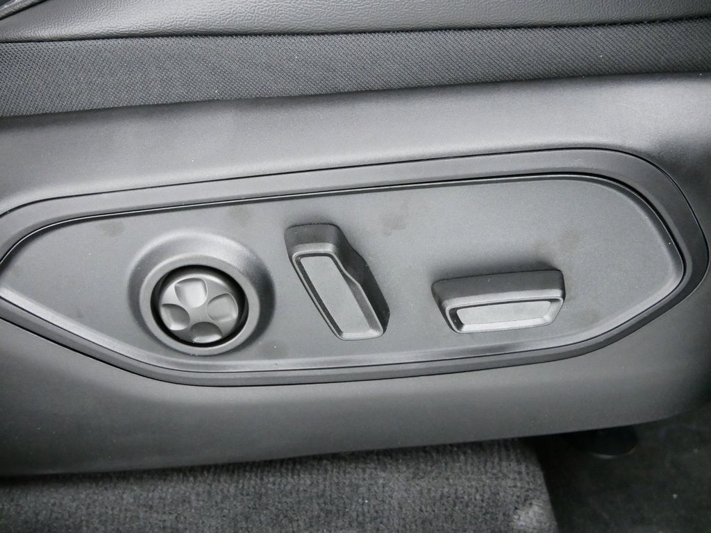 Thumbnail: 2025 Jeep Grand Cherokee L - 26