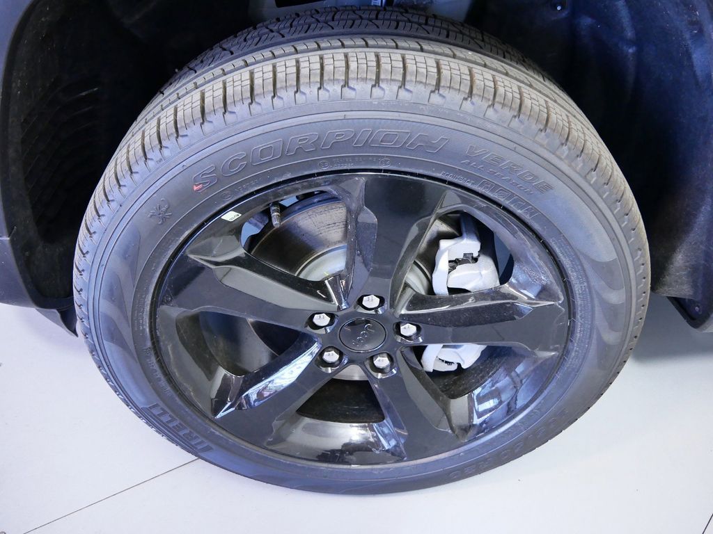 Thumbnail: 2025 Jeep Grand Cherokee L - 8