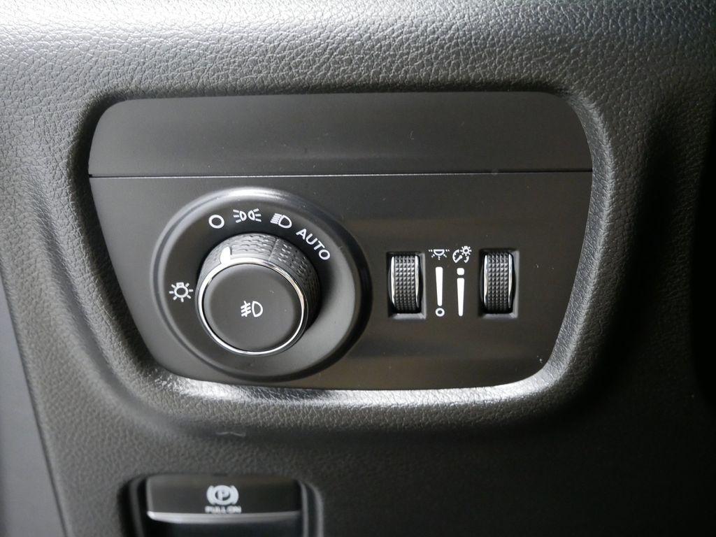 2022 Jeep Grand Cherokee L Limited Edition 26