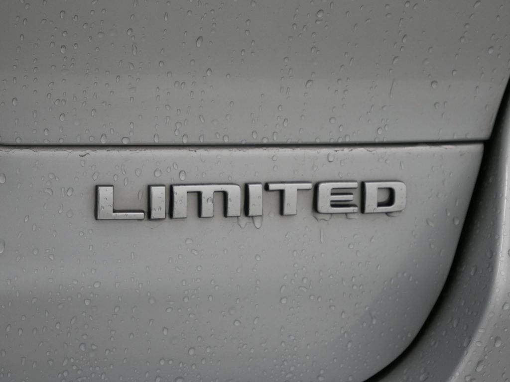 2022 Jeep Grand Cherokee L Limited Edition 6