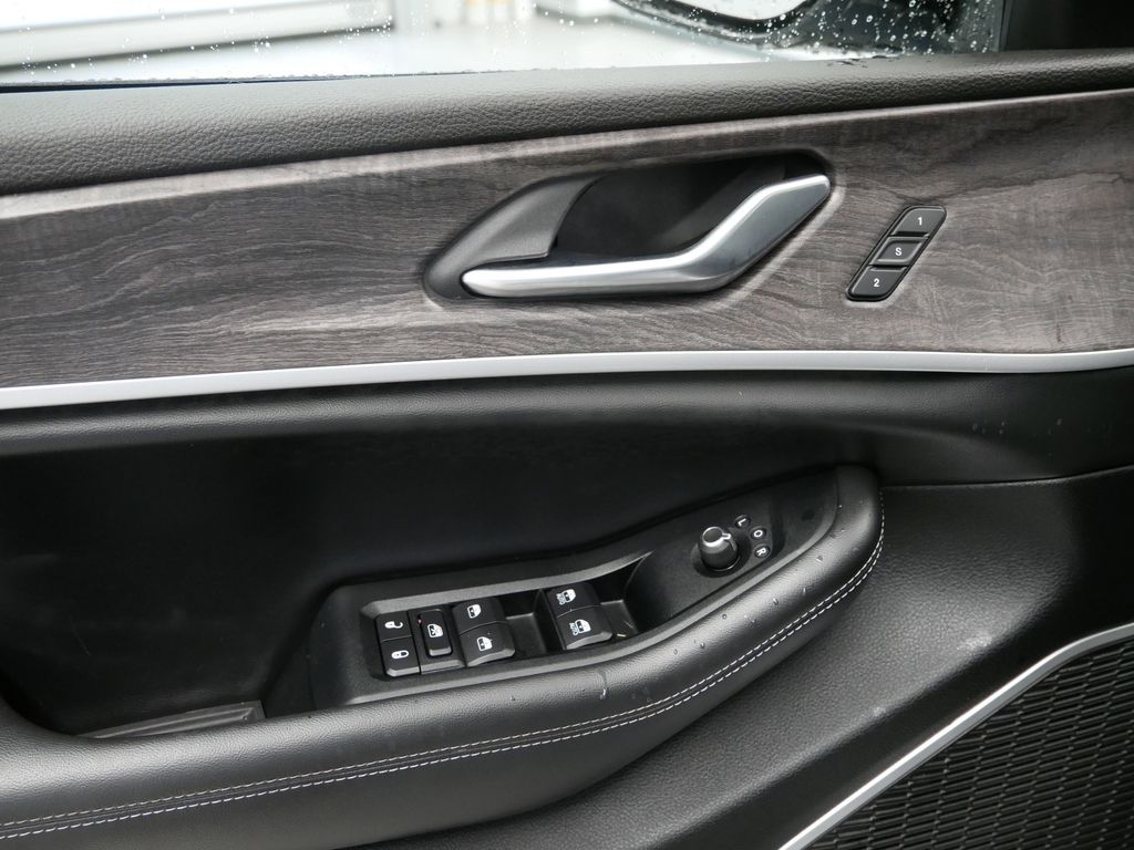 2022 Jeep Grand Cherokee L Limited Edition 25
