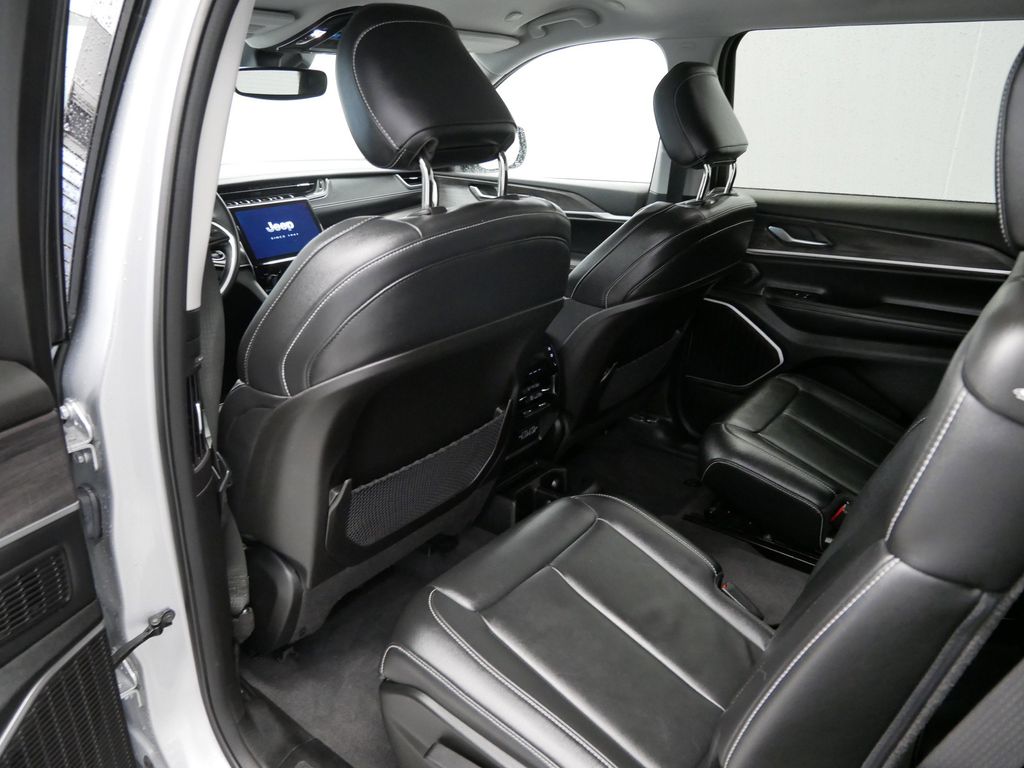 2022 Jeep Grand Cherokee L Limited Edition 11