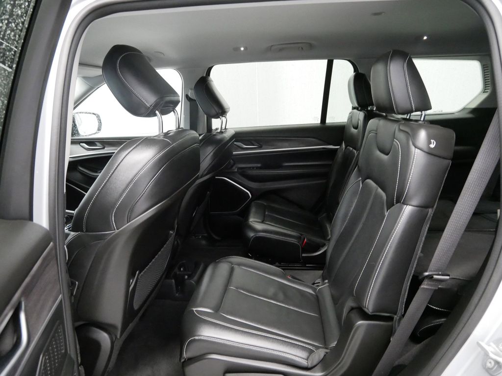 2022 Jeep Grand Cherokee L Limited Edition 18