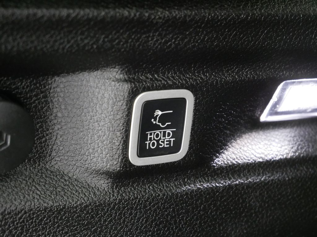 2022 Jeep Grand Cherokee L Limited Edition 19