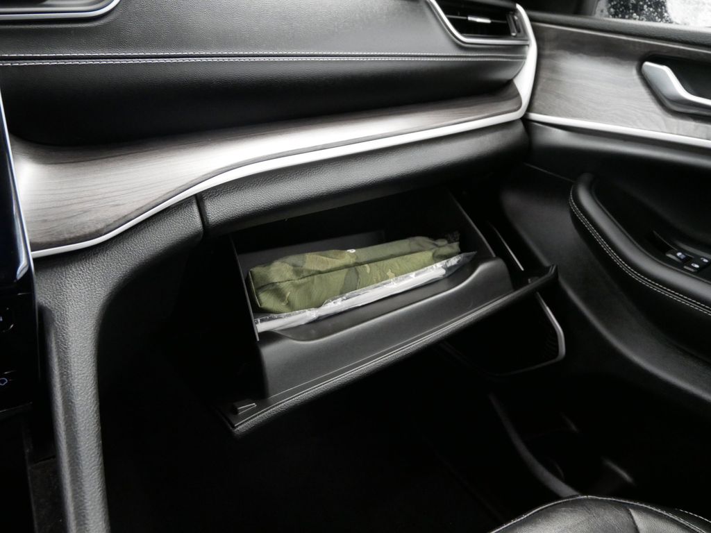 2022 Jeep Grand Cherokee L Limited Edition 40