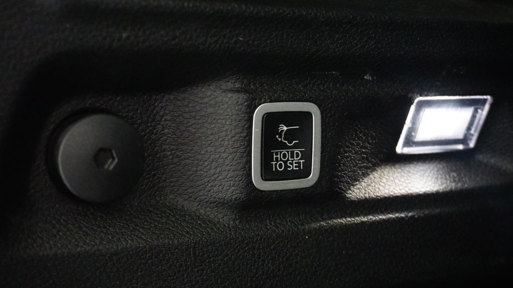 Thumbnail: 2023 Jeep Grand Cherokee L - 24