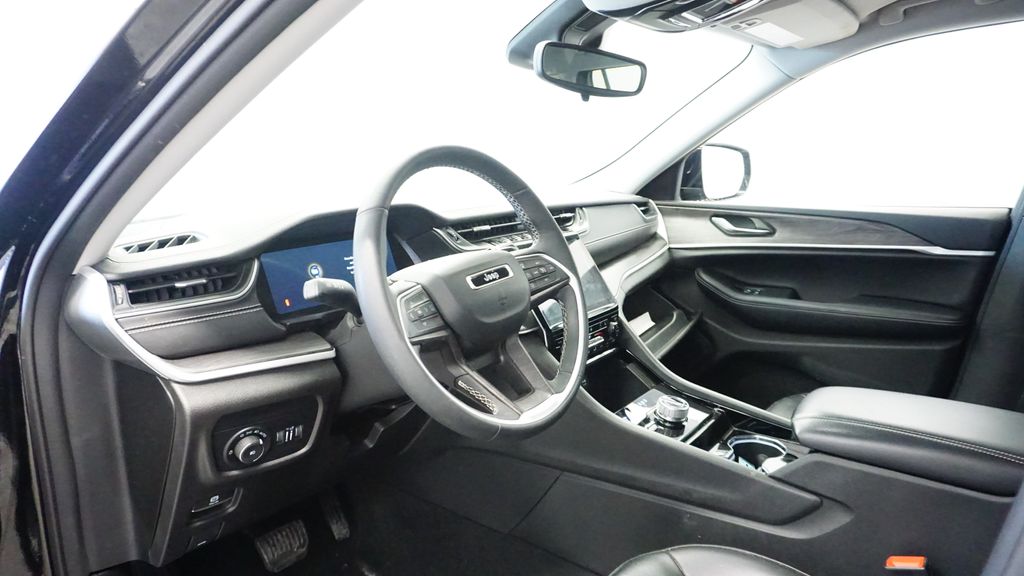 Thumbnail: 2023 Jeep Grand Cherokee L - 12