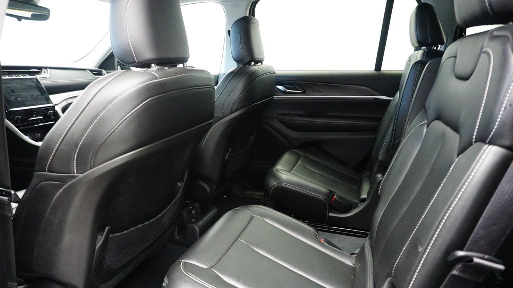 Thumbnail: 2023 Jeep Grand Cherokee L - 11