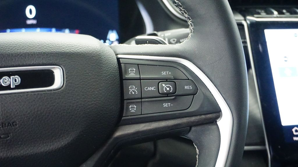 Thumbnail: 2023 Jeep Grand Cherokee L - 36