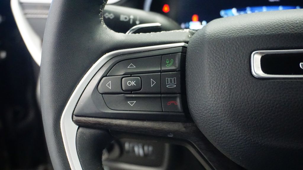 Thumbnail: 2023 Jeep Grand Cherokee L - 35