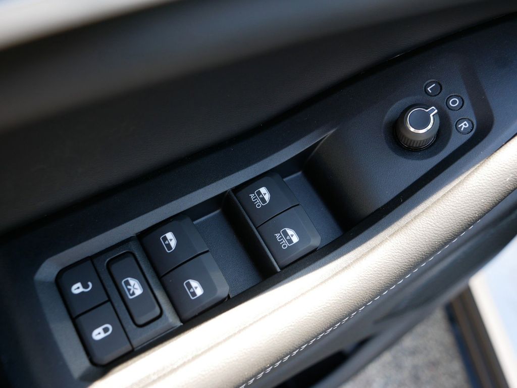 Thumbnail: 2025 Jeep Grand Cherokee L - 36