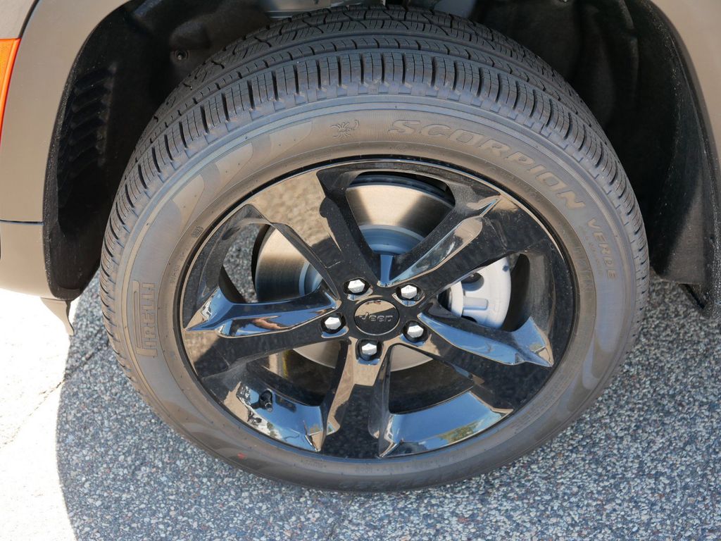 Thumbnail: 2025 Jeep Grand Cherokee L - 25