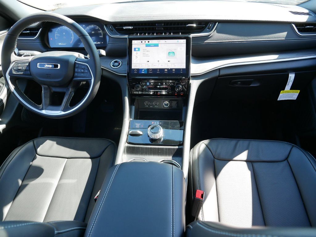 Thumbnail: 2025 Jeep Grand Cherokee L - 2