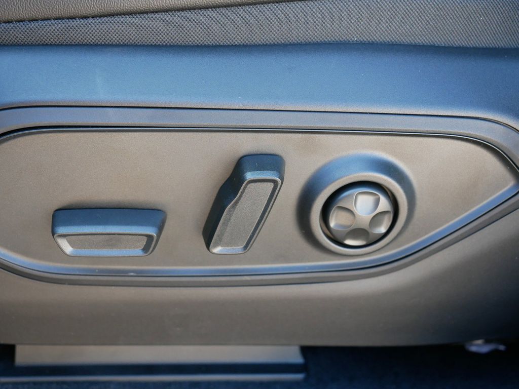 Thumbnail: 2025 Jeep Grand Cherokee L - 39