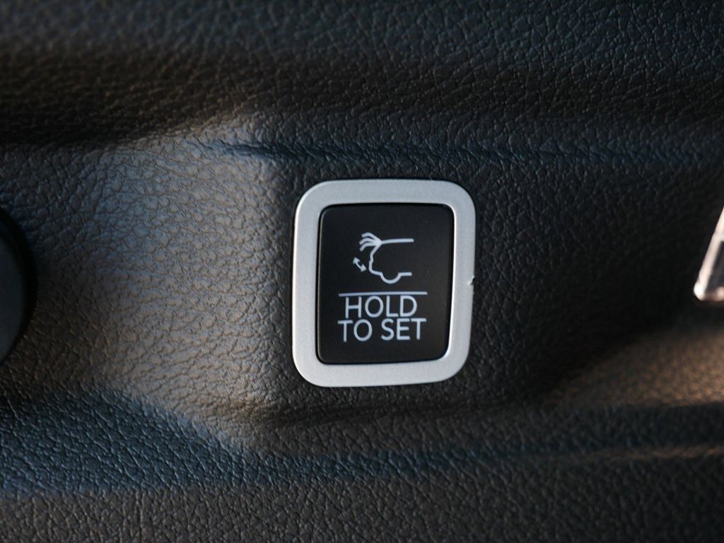 Thumbnail: 2025 Jeep Grand Cherokee L - 31