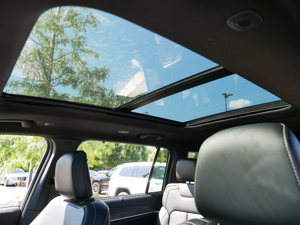 Thumbnail: 2025 Jeep Grand Cherokee L - 27