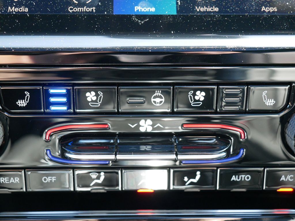 Thumbnail: 2025 Jeep Grand Cherokee L - 46