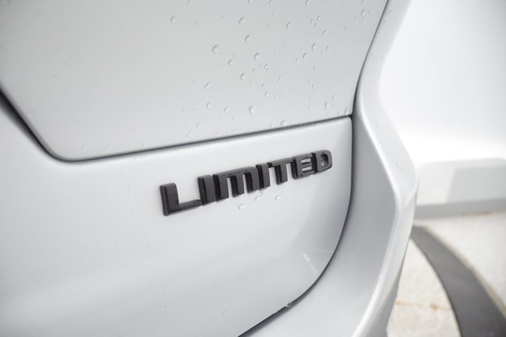 Thumbnail: 2023 Jeep Grand Cherokee L - 26