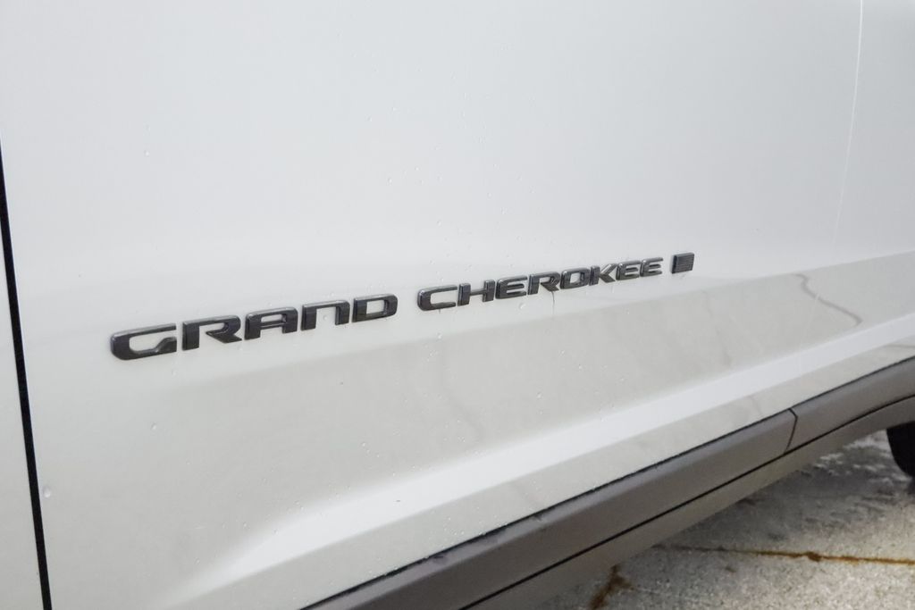 Thumbnail: 2023 Jeep Grand Cherokee L - 7