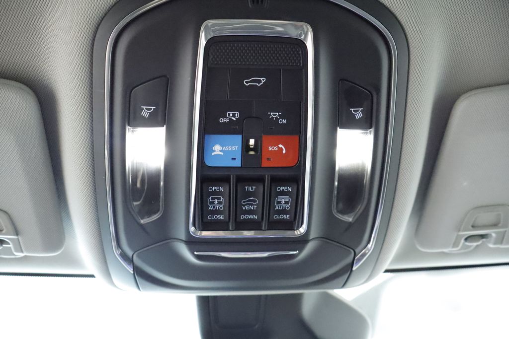 Thumbnail: 2023 Jeep Grand Cherokee L - 39