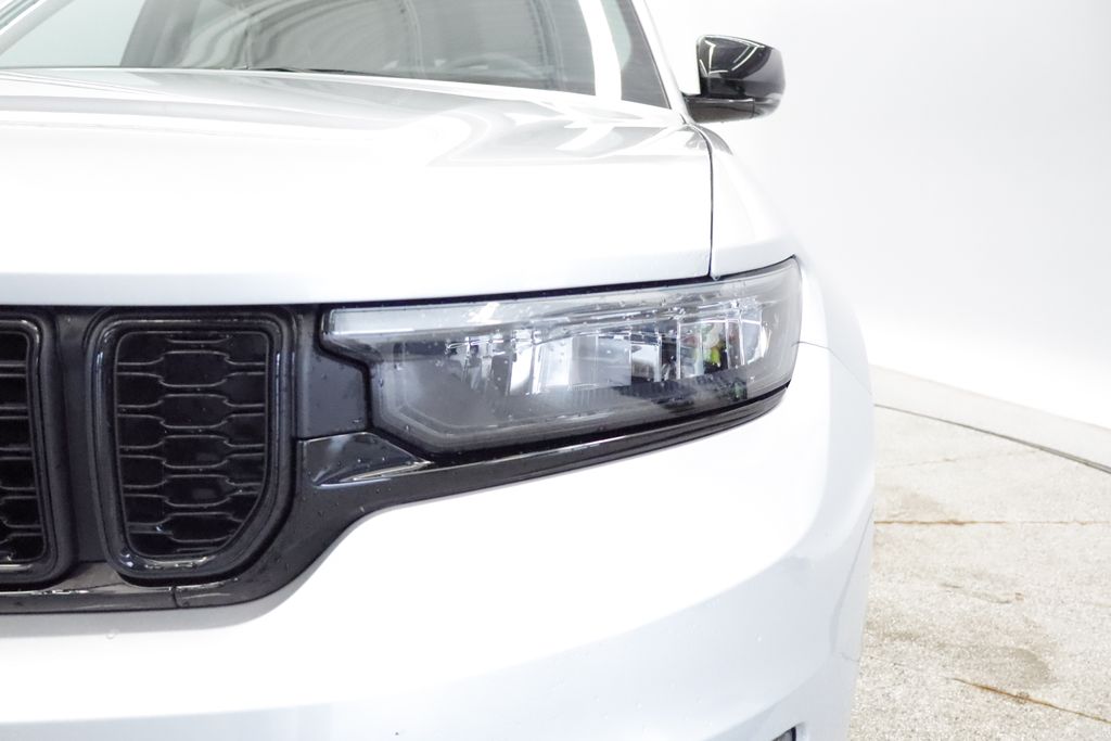 Thumbnail: 2023 Jeep Grand Cherokee L - 22