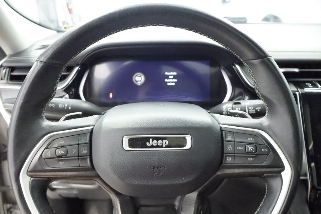 Thumbnail: 2022 Jeep Grand Cherokee L - 17