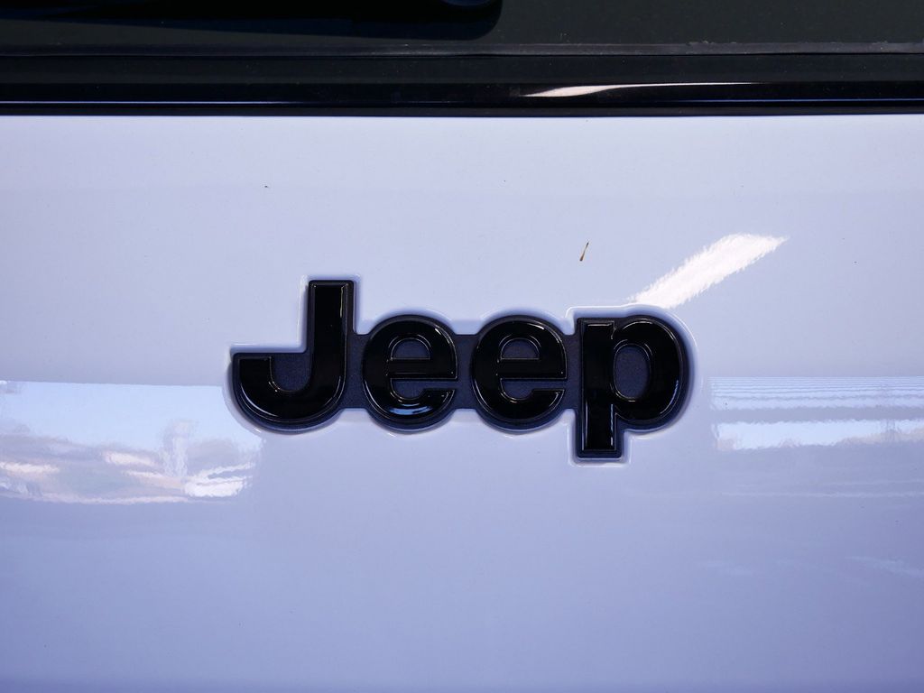 Thumbnail: 2025 Jeep Grand Cherokee L - 7