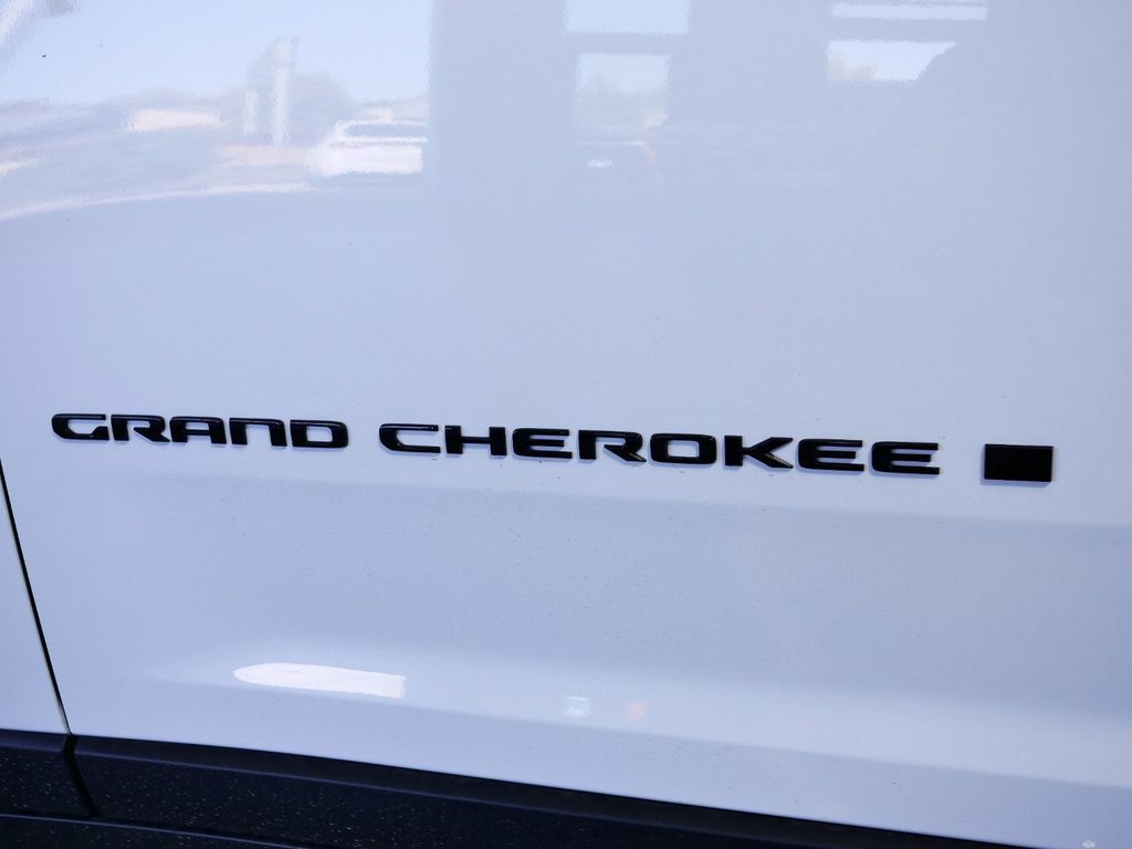 Thumbnail: 2025 Jeep Grand Cherokee L - 23