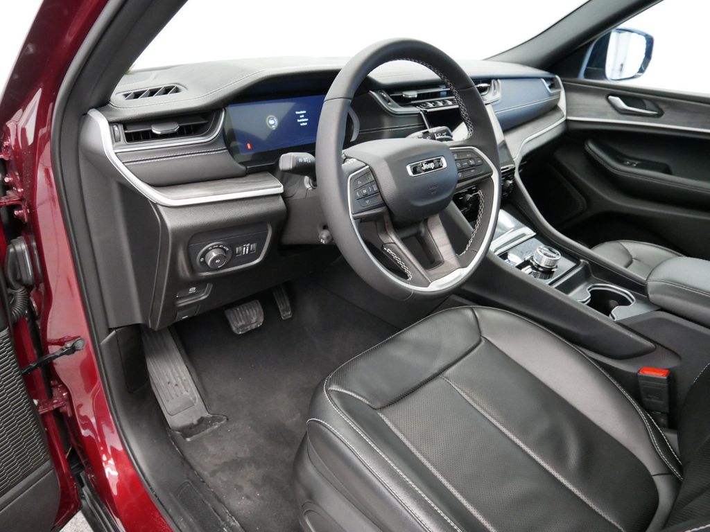 Thumbnail: 2025 Jeep Grand Cherokee L - 9