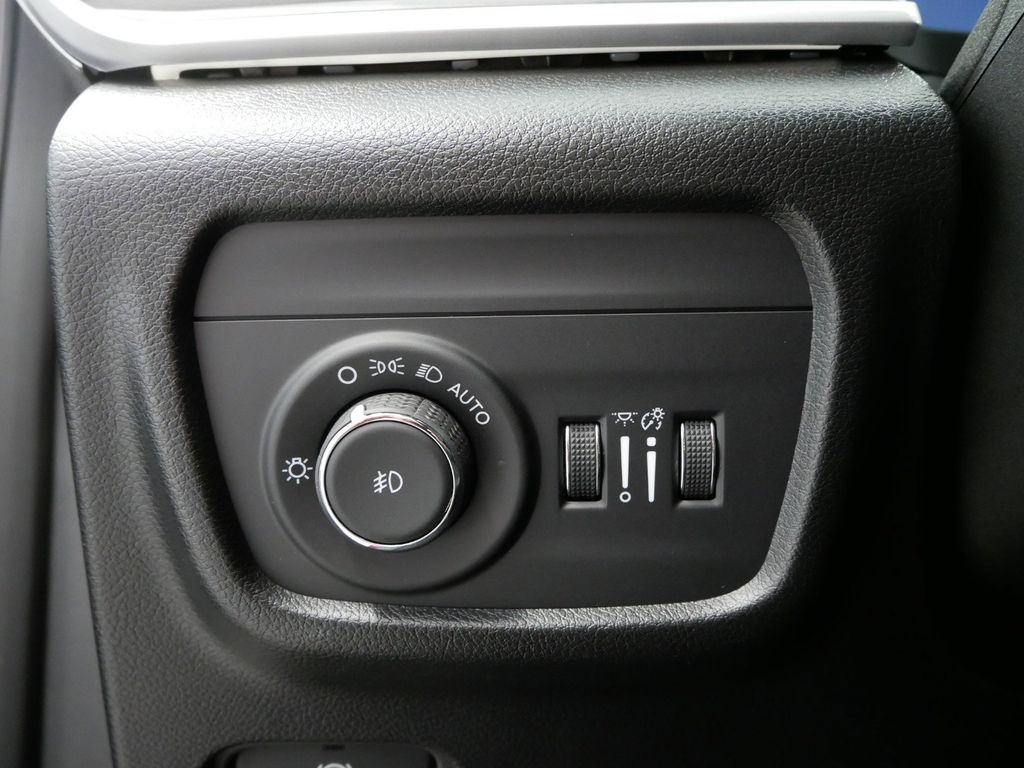 Thumbnail: 2025 Jeep Grand Cherokee L - 39