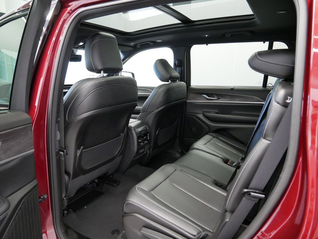 Thumbnail: 2025 Jeep Grand Cherokee L - 11